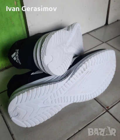 Adidas 42 номер, снимка 3 - Маратонки - 54660149
