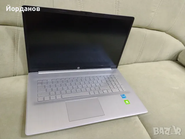 HP 17.3'' Led / Core i5-1135G7 цял за ремонт или части!