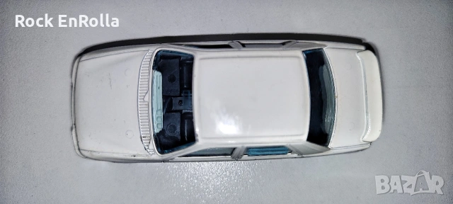 Burago Ford Sierra 1:43, снимка 6 - Колекции - 54569821