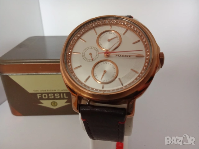 Дамски часовник Fossil като нов, снимка 3 - Дамски - 54495142