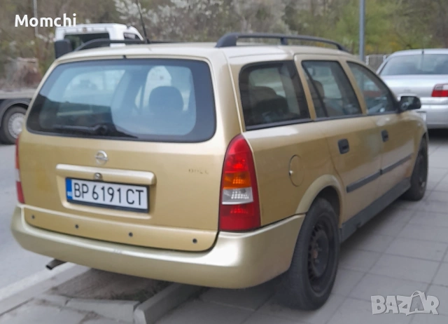 Опел Астра 1.6MI Автомат, снимка 4 - Автомобили и джипове - 54220663