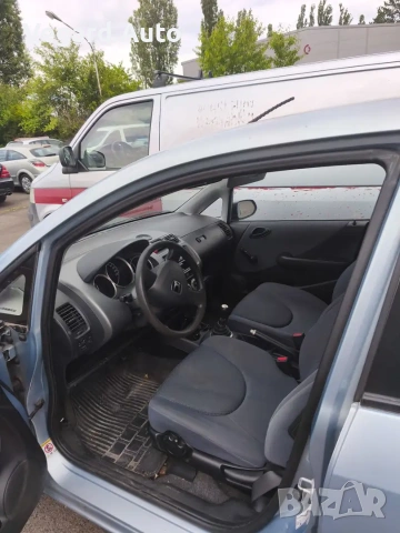 Honda Jazz 1.2i 78к.с. 2005г. се продава на части, снимка 2 - Автомобили и джипове - 55069892