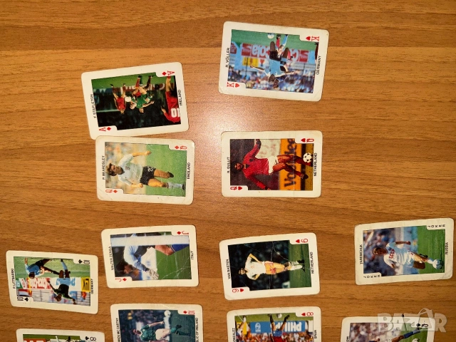 Карти за игра от дъвки Football 88, снимка 2 - Други ценни предмети - 54992429