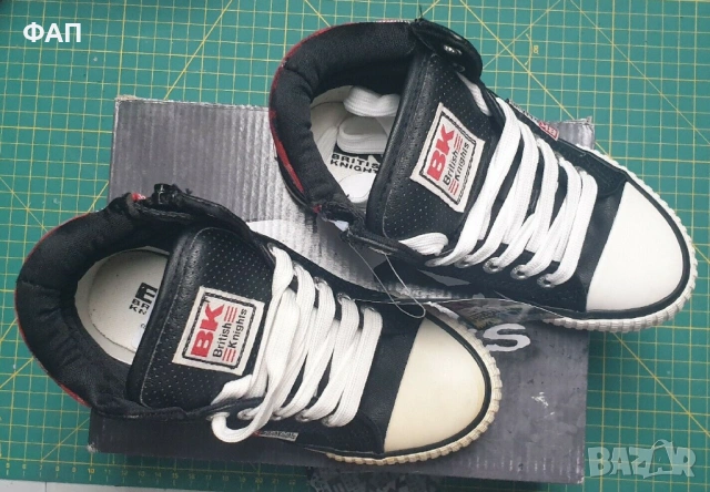 BritishKnights Black/Red Trainers Size EU29, детски , нови в кутия, снимка 2 - Детски маратонки - 54618257
