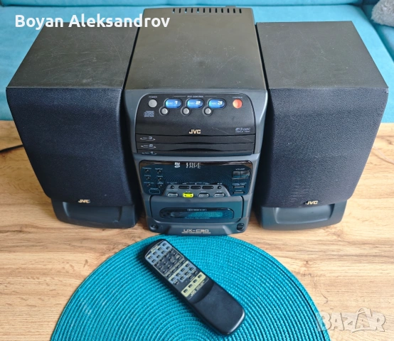 JVC UX-C30 (1997) - 3 диска + реверсивна касета , снимка 3 - Аудиосистеми - 54576060