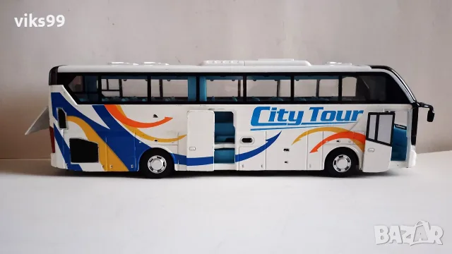 City Tour Bus Pull Back - Мащаб 1:32, снимка 6 - Колекции - 55614089
