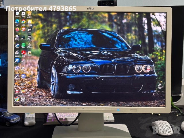 Fujitsu B24W-7 LED бял