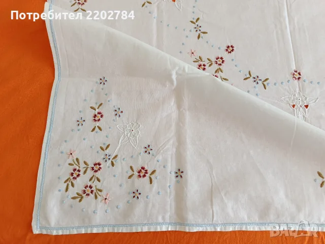 Битови, бродирани карета за маса , снимка 3 - Покривки за маси - 55657364