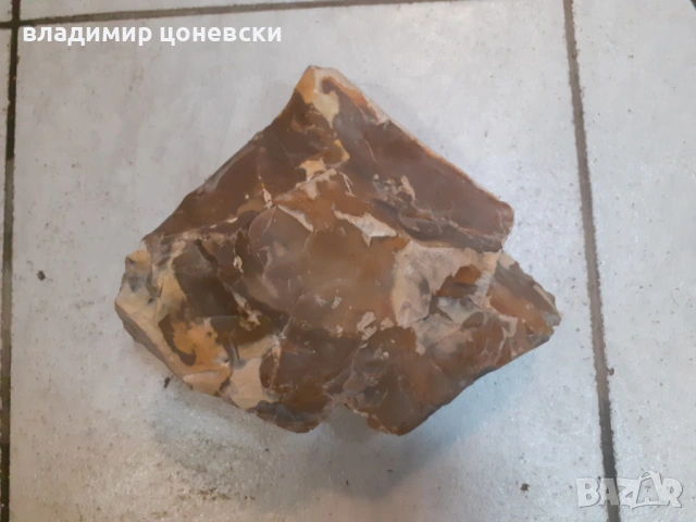 Голям кремък 20/ 20 см за кремъчен пистолет,пищов,пушка