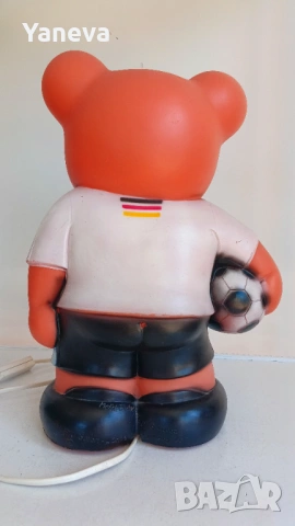 Футболен талисман, винтидж лампа от 70-те години с формата на мече в екипа на германския отбор , снимка 11 - Образователни игри - 54150774