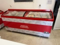 Професионална фризерна бонета FREEZEPOINT M1000S, 1062 л, с извито стъкло, снимка 2