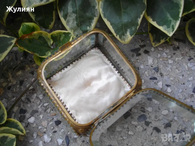 СТАРА СТЪКЛЕНА КУТИЯ ЗА БИЖУТА, снимка 6 - Антикварни и старинни предмети - 55406832