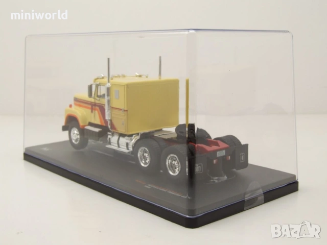 International Transtar 4300 влекач 1980 - мащаб 1:43 на IXO Models нов в PVC дисплей-кейс, снимка 8 - Колекции - 54701142