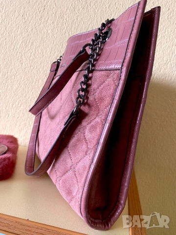 НОВА чанта Axel с аксесоари, снимка 6 - Чанти - 54033076