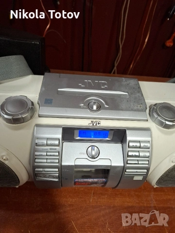 Продава се туба JVC RV-NB51W. , снимка 3 - Радиокасетофони, транзистори - 54912708