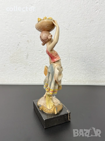 Италианска фигура - „Продавачка на плодове“. №8048, снимка 5 - Колекции - 54028392