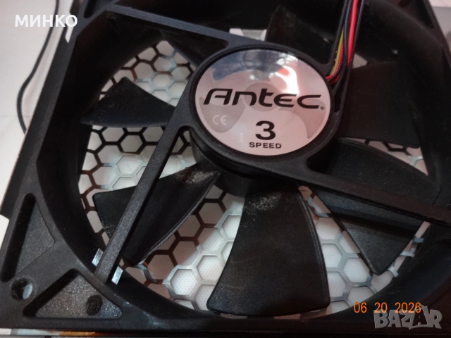 Antec 300 Three Hundred , снимка 7 - Захранвания и кутии - 54987856
