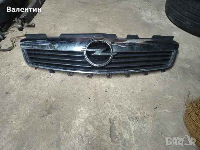 декоративна решетка Opel Zafira B, снимка 2 - Части - 55065366