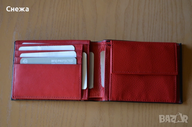 Piquadro Splash с RFID защита портфейл с лек дефект, снимка 8 - Портфейли, портмонета - 54177193