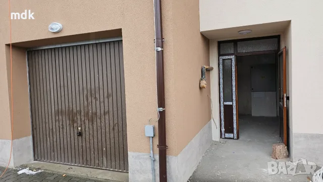 Голям партерен гараж Остромила, снимка 2 - Гаражи и паркоместа - 55314089