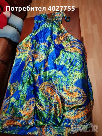 Рокля от естествена коприна .Guy Laroche , снимка 2 - Рокли - 53997776