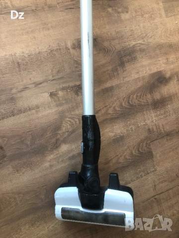 Прахосмукачка на батерия Bosch, снимка 3 - Прахосмукачки - 54035289