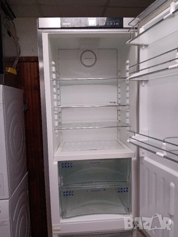 Иноксов комбиниран хладилник с фризер Liebherr A+++ Made in Germany 2 години Гаранция!, снимка 5 - Хладилници - 53992040