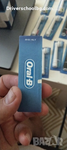 Електрическа четка за зъби Oral-B, снимка 3 - Друга електроника - 55054666
