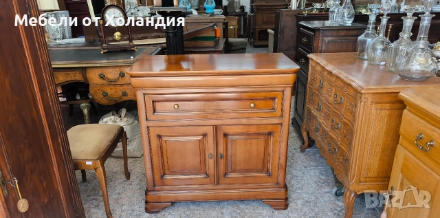Черешов шкаф за телевизор