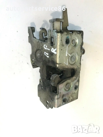 Заключващ механизъм за предна дясна врата за Mercedes Sprinter (1995-2005) 9017200435