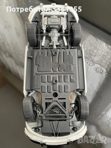 Ретро модел Porsche 356 B 1961 1/18, снимка 14 - Колекции - 54412517