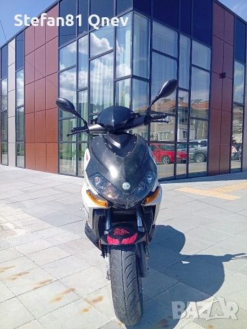 Италиански скутер 50куб , снимка 3 - Мотоциклети и мототехника - 54101370