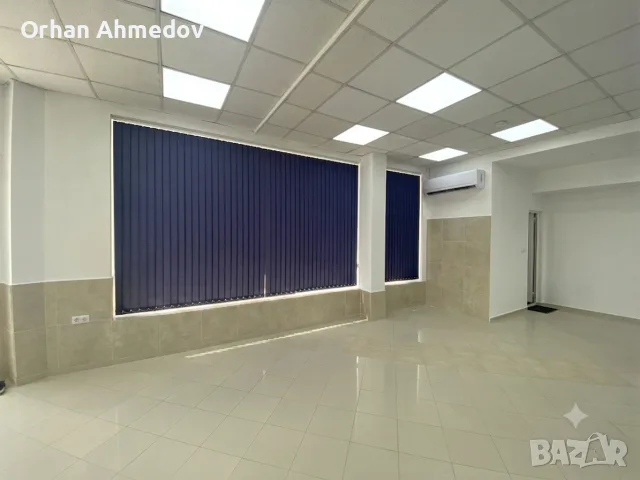 Търговско помещение на отлична локация + 4 паркоместа, включени в цената , снимка 3 - Офиси - 55350893