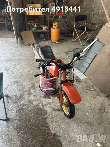 продава се кросов мотор Honda qr50