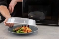 Предпазен капак за микровълнова фурна KitchenCraft 26 см, снимка 2
