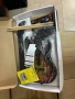 Guitar hero world tour Wii игра с барабани и китара-Пълен Комплект , снимка 1