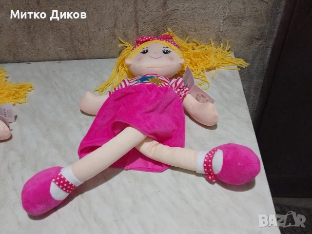 Кукла Текстилна с рокля цвят фуксия и руса коса 55 см нова, снимка 4 - Кукли - 55147489