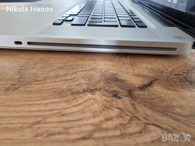 MacBook Pro 15.4" (Mid 2009) – 2.66GHz Core 2 Duo / 4GB RAM / 320GB HDD + Зарядно |Без Батерия A1286, снимка 10 - Лаптопи за дома - 54486161