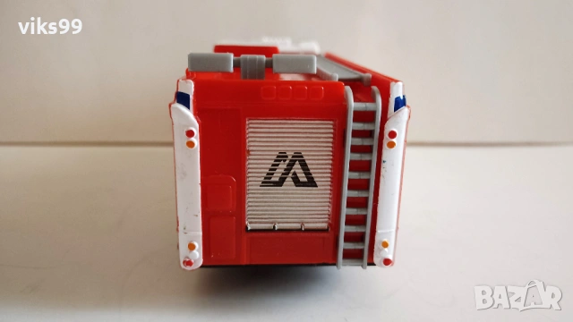 Iveco Magirus RW Feuerwehr Bburago - Мащаб 1:50, снимка 4 - Колекции - 54149665