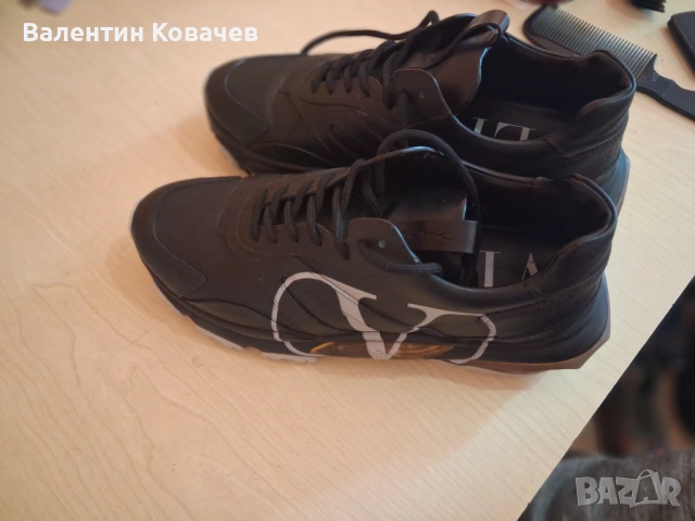 Продавам оригинални маратонки на Valentino Garavani