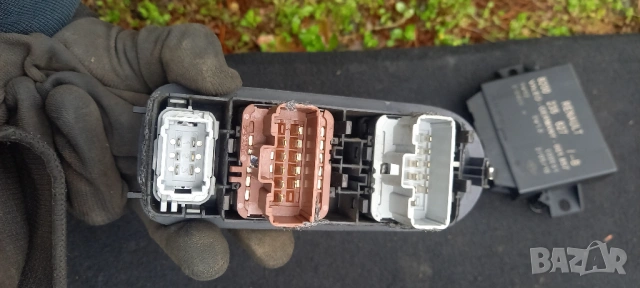 Бутони ел. стъкла Renault Scenic II / Megane II, снимка 2 - Части - 54096340