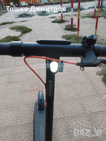 Продавам електрическа тротинетка в отлично състояние, НАЙН БОТ E 2 PRO , снимка 3 - Скутери и тротинетки - 54018065