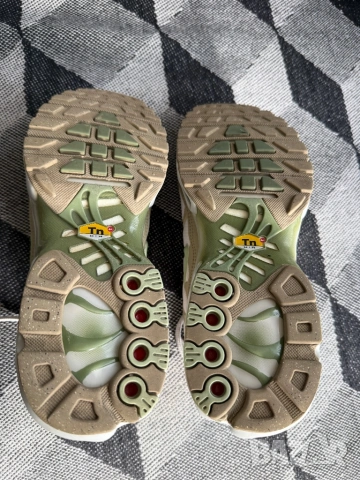 Nike Air Max Plus Honeydew Alligator (W), снимка 8 - Маратонки - 54390419