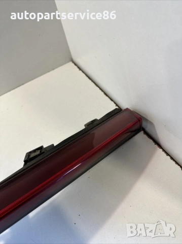 Трета стоп лампа задна средна за Toyota Prius (2018) 81006-47041, снимка 2 - Части - 54203913