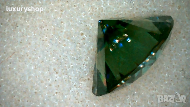Диамант, Moissanite Brilliance, зелен със сертификат, гравиран номер на камъка - 35 евро - 1 карат, снимка 7 - Бижутерийни комплекти - 55082794