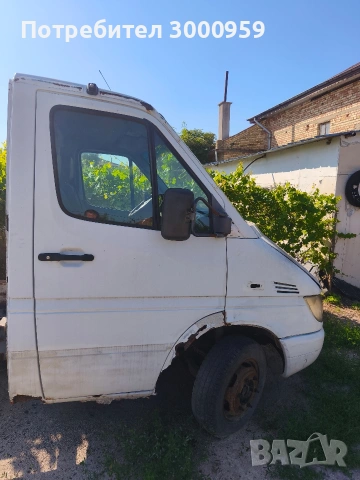 Mercedes Sprinter 413 кабина с всичко по нея, снимка 2 - Бусове и автобуси - 55096093