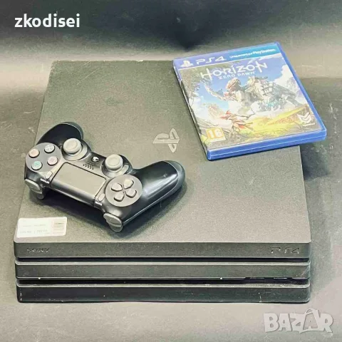 Конзола SONY - PS4 PRO с 1бр. джойстик и 1бр. игра
