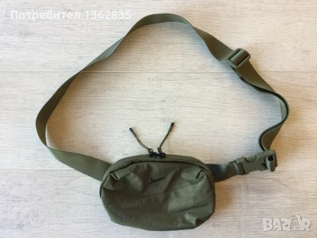 НОВА оригинална мъжка / унисекс зелена чанта / crossbody bag чантичка за кръста "банан" NIKE от САЩ