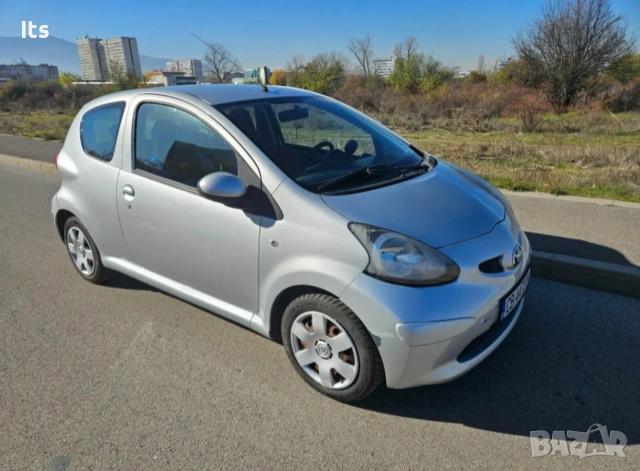 Toyota Aygo 1.0 бензин | Автоматик |, снимка 8 - Автомобили и джипове - 53190994