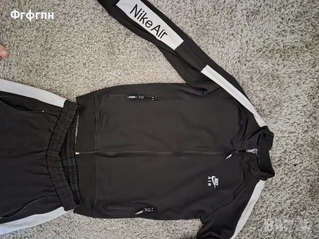 Екип Nike размер л, снимка 3 - Спортни дрехи, екипи - 54853433